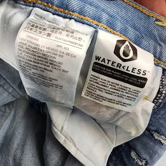 Levi's Wedgie Cropped Jean Button Fly Light Wash Size 24 - Picture 16 of 16